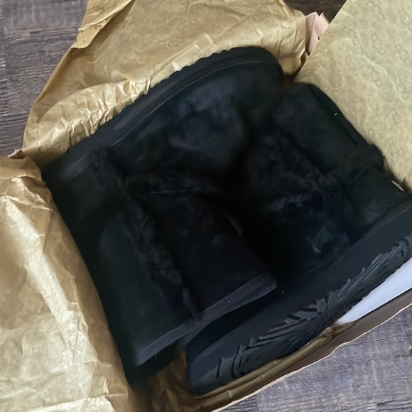 Hadley Ugg Boots - Picture 3 of 8